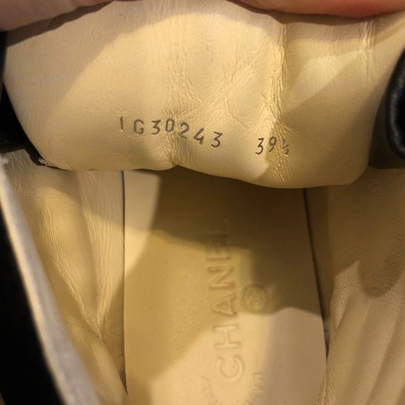 CHANEL DALLAS PARIS SNEAKERS SZ 39 & 1/2 - Picture 5 of 7